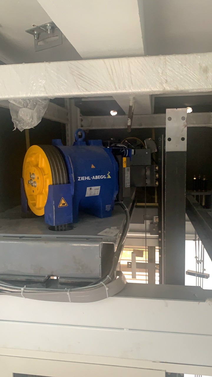 CHUY%E1%BB%82N%20THANG%20M%C3%81Y%20V%E1%BB%80%20C%C3%94NG%20TR%C3%8CNH%20ANH%20KH%E1%BA%A2I%20VINHHOME%20C%E1%BA%A8M%20PH%E1%BA%A2%203