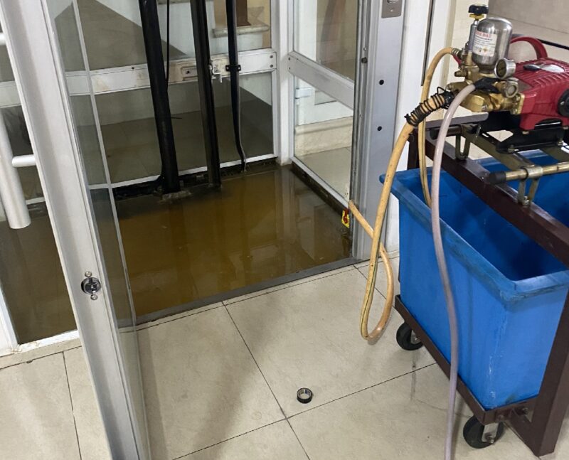 Khuyen-cao-su-dung-thang-may-mua-mua-bao-1