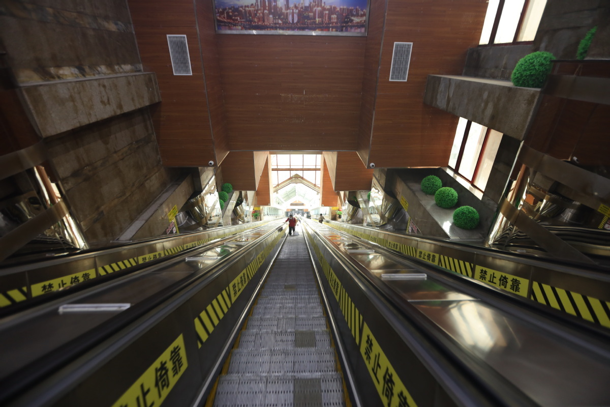 TP-HCM-de-xuat-chi-60-ty-dong-lap-thang-may-cau-bo-hanh-ket-noi-ga-Metro-so-16