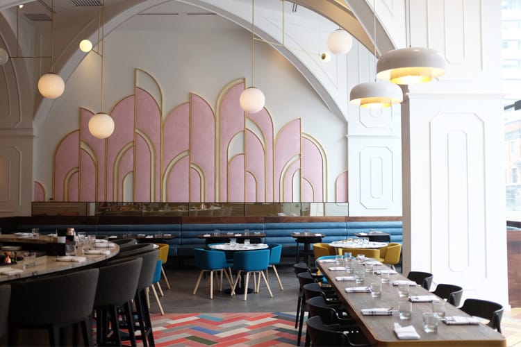 nha-hang-phong-cach-art-decor-toronto