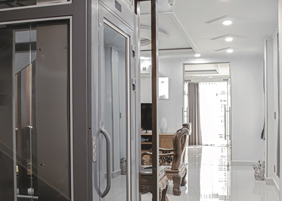 thang-may-cua-mo-tay