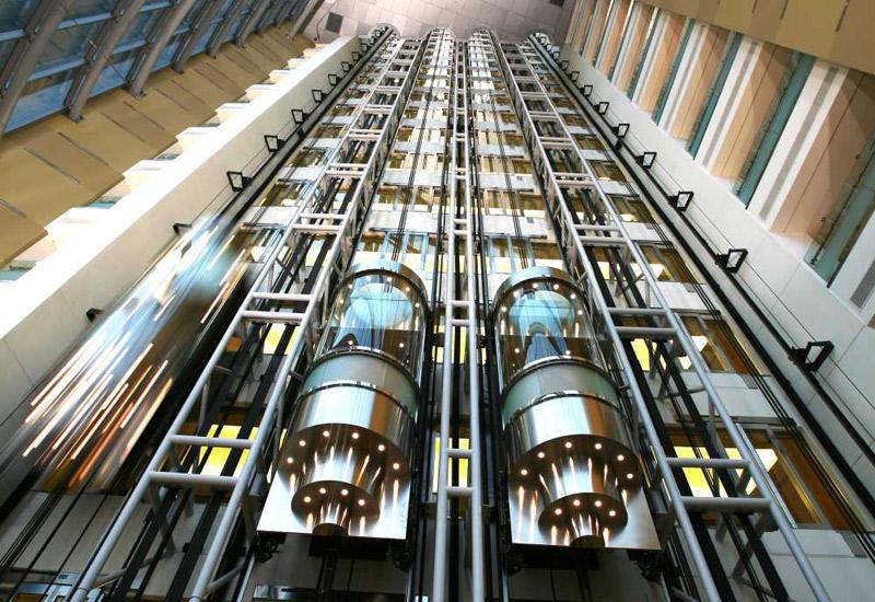 toc-do-di-chuyen-cua-thang-may