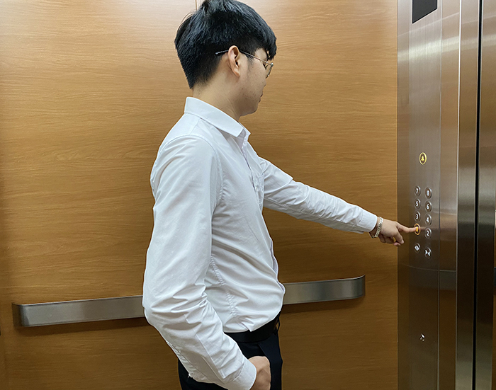 Cách sử dụng thang máy an toàn & xử lý sự cố 