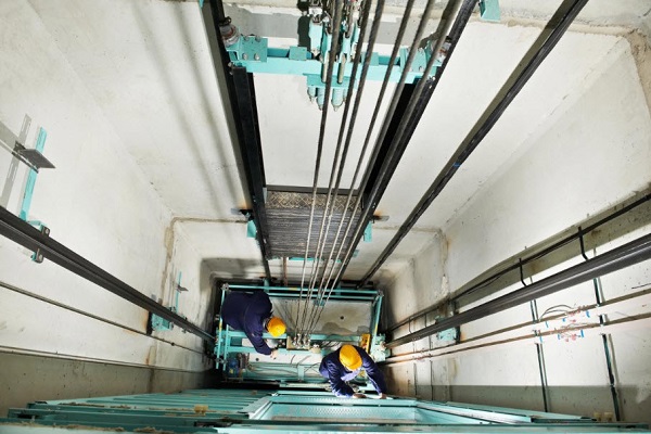 Những Lưu Ý Khi Sử Dụng Thang Máy Để Đảm Bảo An Toàn