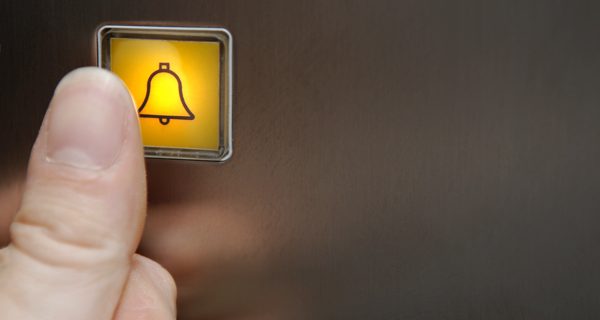 Cách xử lý khi thang máy bị kẹt